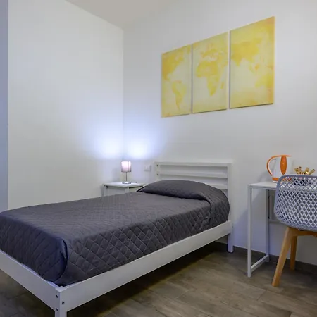 旅行者2号旅馆 3* 斯培西亚