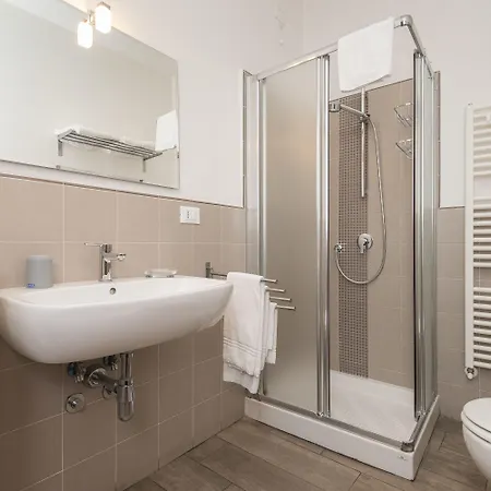 旅行者2号旅馆 3*